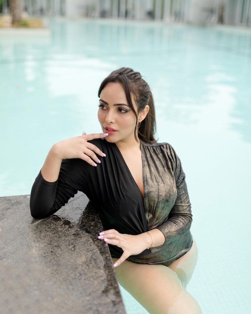 Aanchal Munjal Instagram - जल परी । 🐋 Conceptualised by @theanunarang Hair & MUA @sunny_makeup_artist Captured by @akshayphotoartist Location @theforestclubresort @zuper_solutions