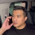 Aaron Aziz Instagram – Assalamualaikum izinkan Abg memberi nasihat.. Walaupun kita yg membeli beras,  kita tetap kena pandai berdikari! isteri takde di rumah? No problem

Tapi sandiwara tetap sandiwara sikit… Niat abang bukan nak tipu wife abang…tapi memang abang selalu rasa tak pernah cukup dgn @pakmatwesterncafe ni 😆😆

#abgPunNakHidup #abgkenaPandai #abgyangBeliBeras #abgPunPandai #abgsadoMakanKambingPerap