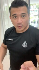 Aaron Aziz Instagram - Nak sangat Malek kan? Aku bagi Dean Ilyas kau tak nak… meh kita jumpa senang. Just you n me bro kita jumpa @capricedaddycap #AksoGT @officialaksomalaysia #TheVapeDon #smilingtiger #Marketing #AksoVSvapengin