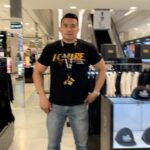 Aaron Aziz Instagram - Alhamdulillah @hombretwentyone akhirnya dah ada pop up store di Aeon MidValley. Kami perlukan Sales Promoter yg berpengalaman Gaji basic RM1700 dan bonus Kalau achieve target. Sila hubungi my retail manager En Syakri 01117062006 Utk temu janji.. Thanks Semua support Tau. #aksogt3500puffdisposablevape @officialaksomalaysia