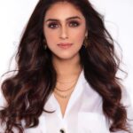 Aarti Chhabria Instagram – “Meditate not so that you can control your thoughts, meditate so that they don’t control you! ” ~ ACB ✨
.
.
.
📸 @riyabajaj_photography 
Makeup @amritakalyanpur 
Hair  @salmasayyed47 
Earrings @minerali_store 
Styling Personal Wardrobe 

.
.
.

.

#victoriousmindpower #victoriousmind #motivation #whiteshirt #photoshoot #goldbuttons #zara #aartichabria #aartichabriaquotes 
#softcurls #wednesdaywisdom #wednesdaymood #meditation #TM #transendentalmeditation