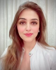 Aarti Chhabria Instagram - A sweet message from the most versatile actress, @aartichabria 

🌟Aarti Chabria is one of the finest and versatile actress of the industry. She has acted in many movies like Aawara Pagal Deewana, Tumse Acha Kaun Hai, Shootout at Lokhandwala and many more...

🌟She is not only a finest actress but also a versatile dancer. She has participated in the reality shows such as Jhalak Dikhlaja, Nach Baliye and so on... Also most importantly , she has been a winner 🏆🏆 of Khatron ke Khiladi !!!!! 

⭐I feel so happy and wonderful that Aarti herself said beautiful and sweet words for the opening of the studio ( Sahils Dance Troupe). 

Thank you so much for your sweet words...