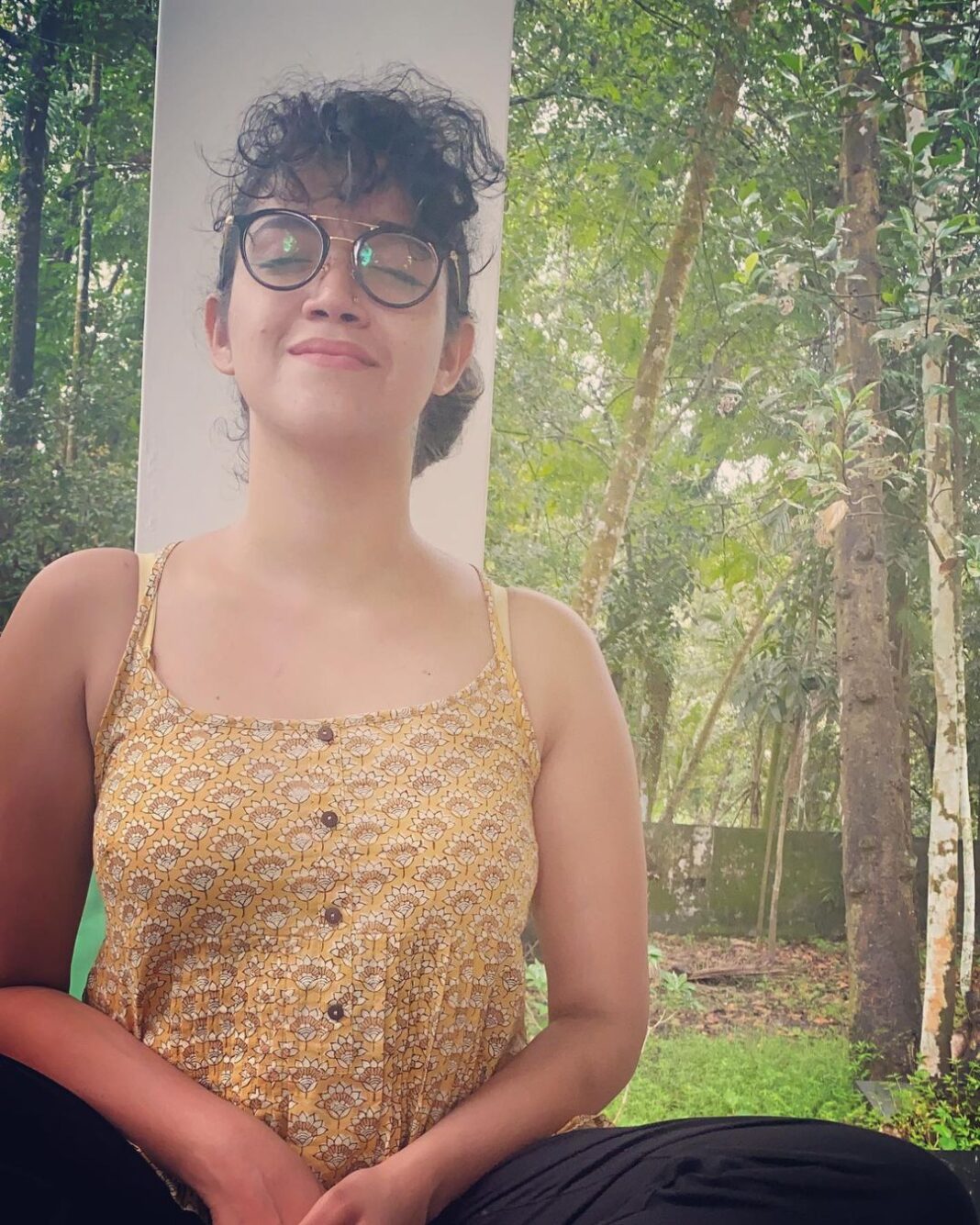 Abhirami Suresh Instagram - Kindly focus on the positives so that nature can remove the negatives for you :)☀️ #goodness #ınstagood #instadaily #abhiramisuresh #liveloveliberate #explorepage