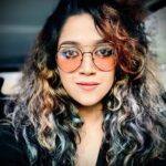 Abhirami Suresh Instagram - say blaaaaaaaaq🤭👀 #BlackGram #black #loveblack #abhiramisuresh #liveloveliberate