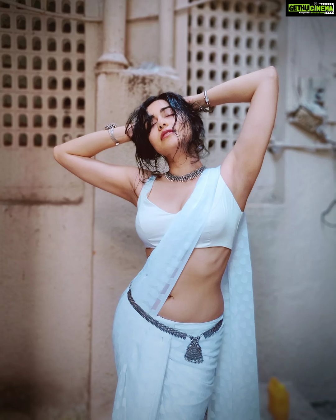 Adah Sharma Instagram - Holy er than thou π¨ποΈπ¦β² #Holi prep with all my personalities ππ . . . #100YearsOfAdahSharma #adahsharma #tiptipbarsapaani#RavivaarWithRadha πΈ@snehal_uk @juhi.ali @rubansaccessories