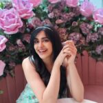 Adah Sharma Instagram - Adah Sharma is Kanoon because,,,,,? , , , #LondonTourism #TheObviousReasonIsLambeHaathButBeCreativeIfYouHaveSomeOtherReasonsAlsoBtwJustOnScreenKanoonNoOneGetOffendedAndIfYouDoThenEatAVadaPavWithExtraTeekhaChu 🙃 , #thelonghastagsarebackactuallytheywerehereonkytheydidntgoanywhere 🙃🙃 , , #100YearsOfAdahSharma #adahsharma 👻 London, United Kingdom