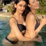 Aditi Arya Instagram - Rumor has it that team Kashid has found some new beaches for this weekend. I’m quite Julius. @julia.haydon @ninaandmalika