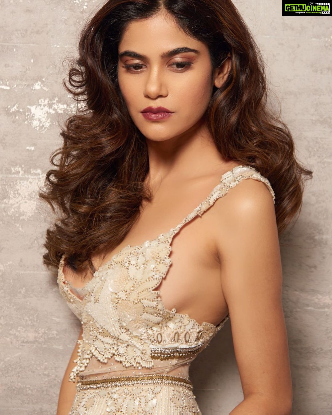Aditi Sudhir Pohankar Instagram - Never mind ~ 🥂 . . . 📸 @priyankakirvephotography 👱♀️@daksh_hairguru 💄@rekhapillairawat 👗@sayali_angachekar Outfit @rockystar100 . . . 👦@_rajesh1608 . . . #aaditipohankar #she #shemesoon #hair #skincare #skin #love #happy #beauty #beautiful #fashion #fashionista #fashionnova #instagood #instagram #instafashion #instamood #actorslife #actress