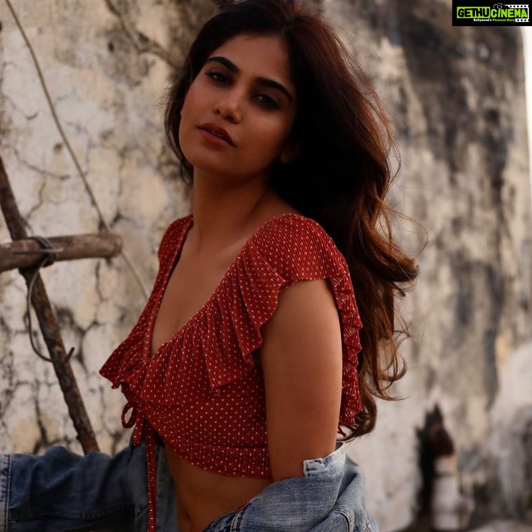 Aditi Sudhir Pohankar Instagram - ~ In love we are lost ~ . . . . . 📸@shubhammandhyanphotography #love #aaditipohankar #me #happy #she #aashram #actorslife #actress #instagood #instafashion #instagram #fashion #fashionstyle #fashionista #beautiful #beauty #beautifulhair #hair #skincare #skincare #only