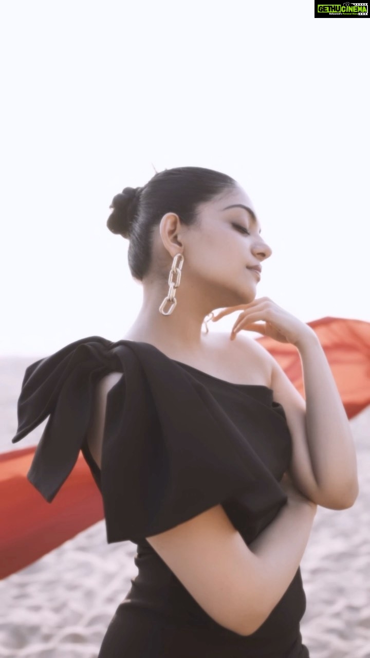 Ahana Kumar Instagram - your friendly neighbourhood desert rose 🌹 Photography : @manekha_ Reel Edit : @i_m_vyshnav Styling & Creatives : @stylingbyafsheenshajahan Hair & Make-Up : @rizwan_themakeupboy Outfit : @ethereal.kochi Photography Assisted by : @david_steve_ 🌹🖤