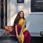 Ahana Kumar Instagram - here’s what my soul looks like 🌼 Images Shot by @misspinkshoes_ , my sunshine girl 😘 Bessy Beach