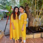 Ahana Kumar Instagram - Yellow is such a happy colour. You think so too? 🌼 My Hair-Stylist : @sindhu_krishna__ , Master of Braids 🌸 #MeenakshisHaldi ✨ PS - Yes it happened before the wedding. I forgot to post it then 😛