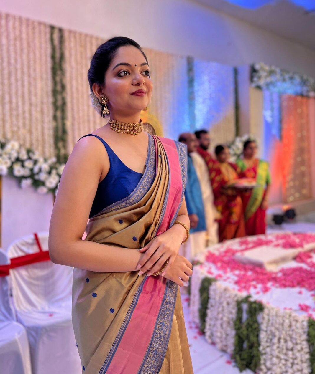 Ahana Kumar Instagram - And just like that , Meenakshi got married ♥️ Can’t exactly believe it , but any which ways …. 😘♥️ @meenakshinairsuresh 🤗