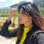 Aishwarya Sakhuja Instagram - Theres so much that India has to offer yet we go running to other countries every time the word vacation pops into our head. #wellington #Tamilnadu #travelwithash #AishwaryaSakhuja #actor #anchor #birthplace #armylife #fatherdaughter #mrc #gratitude #heavenonearth