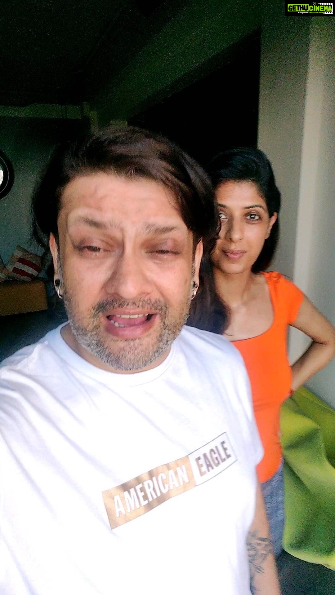 Aishwarya Sakhuja Instagram - 🐆 cheetah hai tu cheetah #instareels #instajokes #instagramcomedy #instacomic #reelsinstagram #reelsofindia #comedyreels #coplegoals #couplejokes #indranagarkagunda #rahuldravid #reelkarofeelkaro #reelsvideo #reels #pj #badjokes #wordplay #roash#quarantine #husbandandwife #wife #wifelove #shoes #couples #couplereels #hatersfuckoff🖕 #mumbai #india