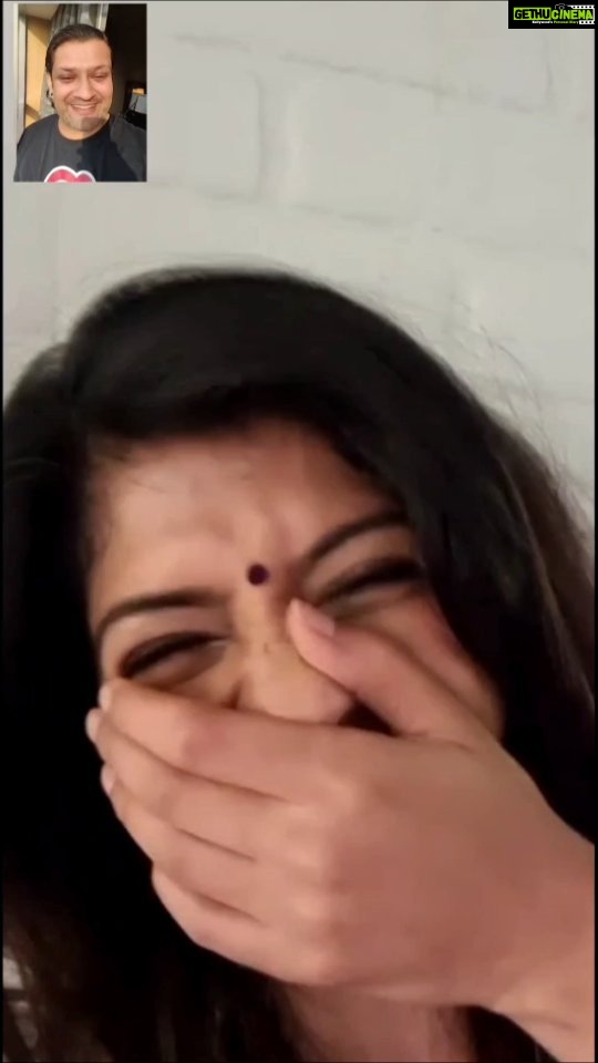 Aishwarya Sakhuja Instagram - Bahut dino🦖🦕 baad ek baad #instareels #instajokes #instagramcomedy #instacomic #reelsinstagram #reelsofindia #comedyreels #coplegoals #couplejokes #indranagarkagunda #rahuldravid #reelkarofeelkaro #reelsvideo #reels #pj #badjokes #wordplay #roash#quarantine #husbandandwife #wife #wifelove #shoes #couples #couplereels #hatersfuckoff🖕 #mumbai #india