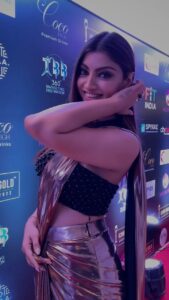 Akanksha Puri Instagram - Ufffffffffffffff 🔥 Punjabiyan di Dhee ❤️ . . #reels #reelitfeelit #goodvibes #trending #reelsinstagram #video #song #tseries @tseries.official @gururandhawa @neerubajwa @rajchanana @tseriesapnapunjabofficial #gururandhawa #iconicgoldawards2022 #redcarpet #love #beingme #akankshaputi #❤️ Video credit @oyecreator Mua @muabyshailesh Styled @stylebytaashvi Jewellery @the_jewel_gallery