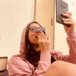 Aksha Pardasany Instagram – Sunday. Butt on bean bag, kindle in hand, fatty food in the tum.