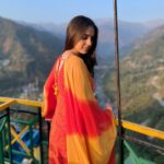 Aksha Pardasany Instagram - Flowery mountainy pathway ❤️