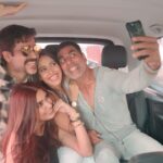 Akshay Kumar Instagram - With @nushrrattbharuccha and @dianapenty joining in, the #Selfiee squad is in full gear! Whatsay @therealemraan , ho jaye muqabla? @karanjohar @apoorva1972 @therealprithvi @supriyamenonprithviraj @iamlistinstephen @raj_a_mehta @rishiwrites @dharmamovies #CapeOfGoodFilms @prithvirajproductions @magicframes2011 @anshul300 @desimusicfactory @disneyplushotstar