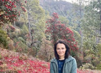 Amala Akkineni Instagram - Meditated for peace to prevail after a trek to Mahaavatar Babaji’s cave this morning. Sending Maitri to all 🙏🏼
