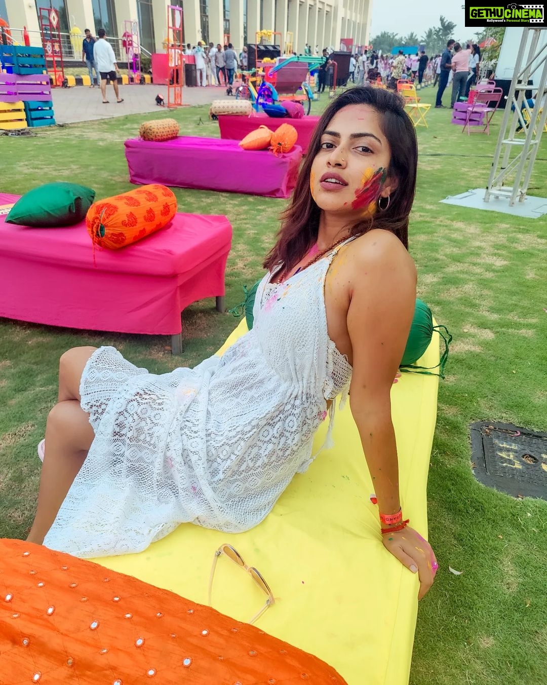 Amala Paul - 268K Likes - Most Liked Instagram Photos