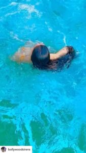 Ameesha Patel Instagram - Posted @withregram • @bollywoodsirens The #Gorgeous #Favorite @ameeshapatel9 gives #Summer #BodyGoals ! 🔥🔥🤩🤩 #SwimmingPool #Slayer #Mermaid 😘

#Pool

#AmeeshaPatel 

#BollywoodSirens #BollywoodMermaids