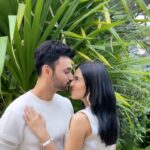Amrita Rao Instagram - Retro Goofy Romance ❤️ #coupleofthings #couplegoals #amritarao #rjanmol #romance #love #retro #retrobollywood #trendingreels