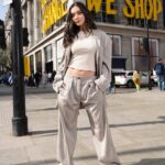 Amy Jackson Instagram - I'm super excited to have joined forces with Oxford Street to launch its hugely important sustainability awareness campaign - BEYOND NOW 2022. This brilliant initiative shines a light on what Oxford Street’s brands are doing to make positive environmental change to help save our planet. This year’s campaign also includes the 'Beyond Now Weekender', a jam-packed weekend of activities to mark Earth Day. From Friday 22 April-Sunday 24 April, leading @oxfordstreetw1 brands are coming together to showcase some amazing experiences, events and workshops, as well as the launch of responsible products and menus. Oxford St and its brands are also launching a pledge, THE BEYOND NOW PROMISE, which invites people to submit their #mybeyondnowpromise in order to showcase the changes that we can all make together to shop and socialise better and more responsibly. #AD Hair by @lukebensonhair Makeup by @johamiltonmakeup Oxford Street - London