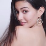 Amyra Dastur Instagram - Holi is all about fun and colour, but it can be really damaging for the hair. 😢 This Holi, I have no reasons to run away from the Holi ke Rang because @hairandcareofficial has my back! . Hair and Care's Triple Blend Hair Oil helps you recover all the hair damage, so that's one thing less to worry about for sure. Flaunt your gorgeous hair this holi by buying this oil from Amazon✨ To Iss Holi, Chupo Nahi, Rang Barasne Do! 💃🏻 . . . @amazonfashionin @hairandcareofficial #damage #holihairdamage #damagerepair #holi #hairandcare #hairandcareoil #hairoil #holidamage #DamageRepairWithHair&Care #hairdamage #happyhair #healthyhair #happyhairdays #rangbarasnedo #haireducation #haircare