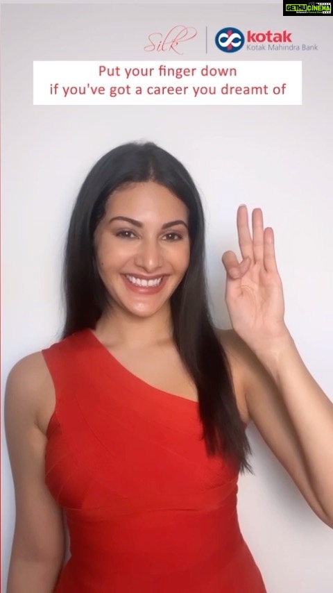 Amyra Dastur Instagram - Hey guys 👋 Take part in this intriguing challenge and flaunt your independence to the world! 🌟💃🏻 . . . #kotaksilk #meriudaan #becomingaatmanirbhar #womensday #newchallenge #challenge