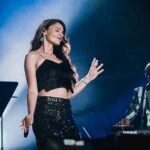 Andrea Jeremiah Instagram – 🖤🖤🖤 

📸 @midhun.mohan_ 
 

#dubai #expo2020 #yuvan #yuvanshankarraja #live #music #tamil #musician #onstage