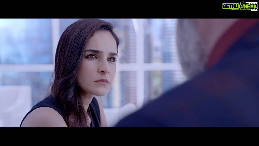 Angira Dhar Instagram - Every second counts. Proudly presenting the trailer of Ajay Devgn’s directorial film Runway 34. We are ready for take-off. #Runway34Trailer @amitabhbachchan @ajaydevgn @rakulpreet @boman_irani @carryminati @aakankshasingh30 @adffilms @kumarmangatpathak @vickssharma @meenaiyerofficial @panorama_studios @hasnain_husaini @jaykanojia @iamsandeepkewlani