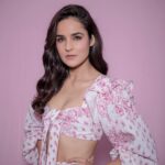 Angira Dhar Instagram - Pink..it’s like red but not quite 💕 Caption : @aerosmith 🤘🏼 . Stylist : @edwardlalrempuia Asst @asulkr @sushmita_makhija Makeup : @tanvichemburkar Hair : @shalinisharmamakeupandhair Outfit : @hemantandnandita Photographer : @rishabhkphotography