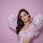 Angira Dhar Instagram - Pink..it’s like red but not quite 💕 Caption : @aerosmith 🤘🏼 . Stylist : @edwardlalrempuia Asst @asulkr @sushmita_makhija Makeup : @tanvichemburkar Hair : @shalinisharmamakeupandhair Outfit : @hemantandnandita Photographer : @rishabhkphotography