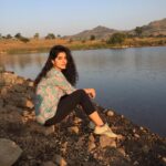 Anisha Victor Instagram – It will all make sense,eventually.
 -Unknown 

#quotestoliveby  #throwbackthursday #thursday #lakeside #sunshine #sunset #beforesunset #hills #maharashtratourism #india #travel #indiatravelgram #indiatravel Pune, Maharashtra