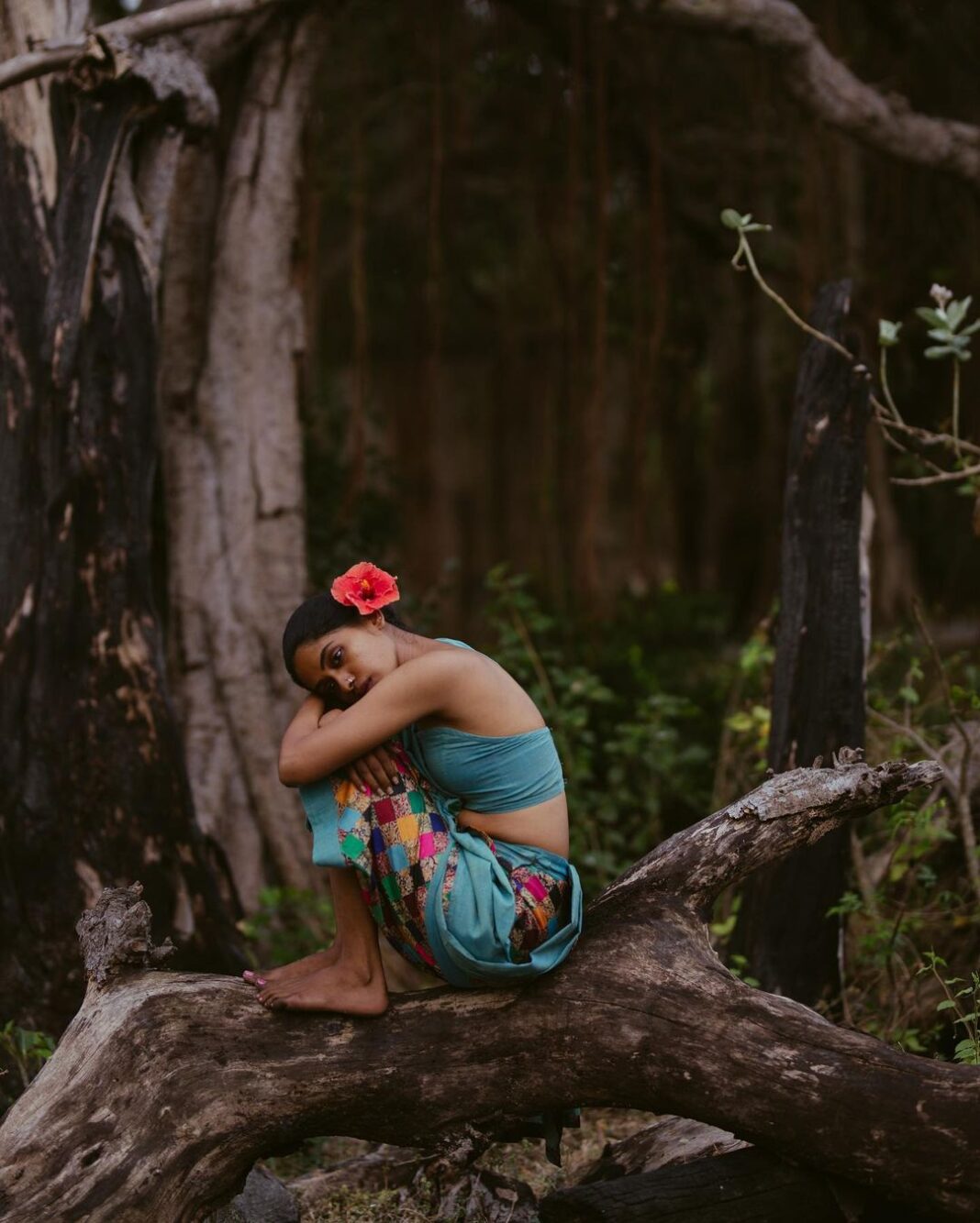 Anjali Patil Instagram - On the very early morning we all walked inside the forest. I slowly transformed, navigating through thorns and whispering with the trees, sky and birds while @aishwaryashok captured magic in each frame. For me, Van Gogh / Irusaayi / Vaanvil are fragile and strong, real and magical, fire and water at the same time! @kuthiraivaalthefilm is running in theatres with overwhelming reviews from the critics and audience. Forever grateful for this magical moment! @yaazhifilms @kuthiraivaalthefilm Ideated by : @aishwaryashok Costume Design : Datcha dayal Styling: @binita_ramanathan Dop : @haya_dp Yaazhi Team : @aravindnaga.nft @m0shuu @palaniappan_kathir