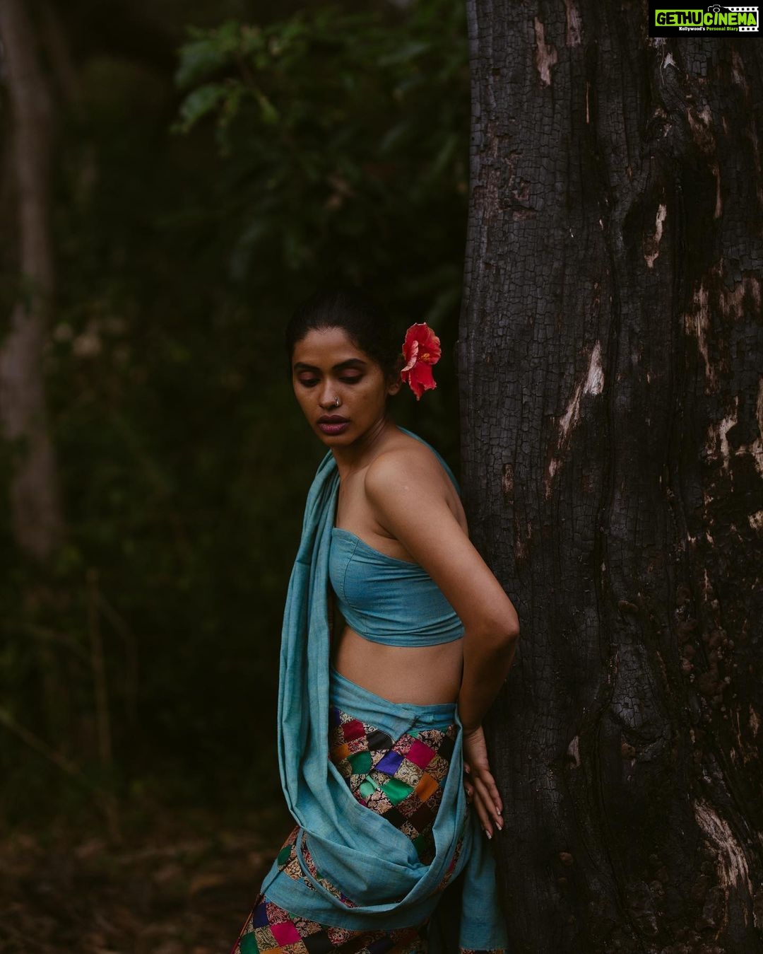 Anjali Patil - 5.3K Likes - On the very early morning we all walked inside the forest.
I slowly transformed, navigating through thorns and whispering with the trees, sky and birds while @aishwaryashok captured magic in each frame.
For me,
Van Gogh / Irusaayi / Vaanvil are fragile and strong, real and magical, fire and water at the same time!
@kuthiraivaalthefilm is running in theatres with overwhelming reviews from the critics and audience.
Forever grateful for this magical moment!
@yaazhifilms @kuthiraivaalthefilm
Ideated by : @aishwaryashok
Costume Design : Datcha dayal
Styling: @binita_ramanathan
Dop : @haya_dp
Yaazhi Team :
@aravindnaga.nft @m0shuu
@palaniappan_kathir