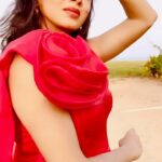 Anjana Rangan Instagram - Mood : Retro Colour : Red Outfit : @naziasyedofficial 🌹🔥