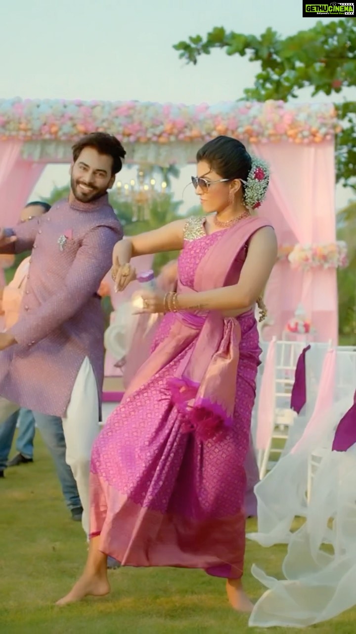 Anju Kurian Instagram - Jolly O Gymkhana π€π» #bts #makingvideo #jollyogymkhana #sareelove #reels #beast #ad #reeloftheday π- @celebrandsindia @imagesadfims @deepuanthikad @shibuanthikad π- @jijeeshmakeupartist π- @fashiondesignernayanasreekanth ππΎ- @bijudhwanitarang