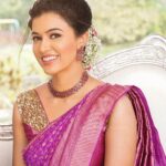 Anju Kurian Instagram - 💓💓💓 📸 - @zion_mathew_thomas 💁🏻‍♀️- @fashiondesignernayanasreekanth 💄- @jijeeshmakeupartist #sareelove #traditional #instadaily #postoftheday #spreadlove #ootd #instamood #favourites