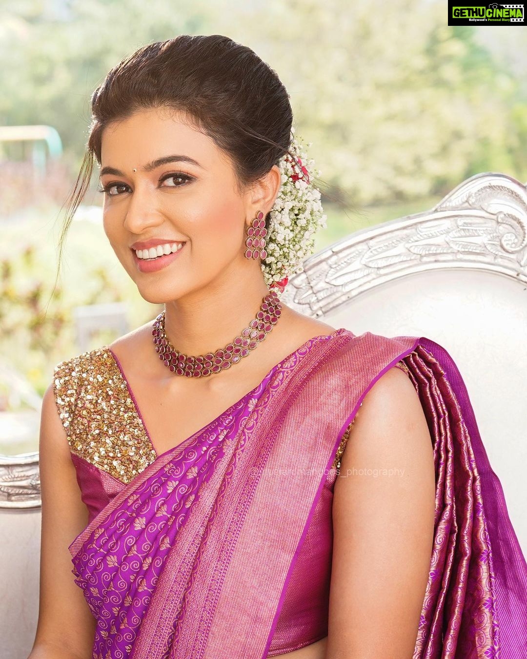 Anju Kurian Instagram - πππ πΈ - @zion_mathew_thomas ππ»ββοΈ- @fashiondesignernayanasreekanth π- @jijeeshmakeupartist #sareelove #traditional #instadaily #postoftheday #spreadlove #ootd #instamood #favourites