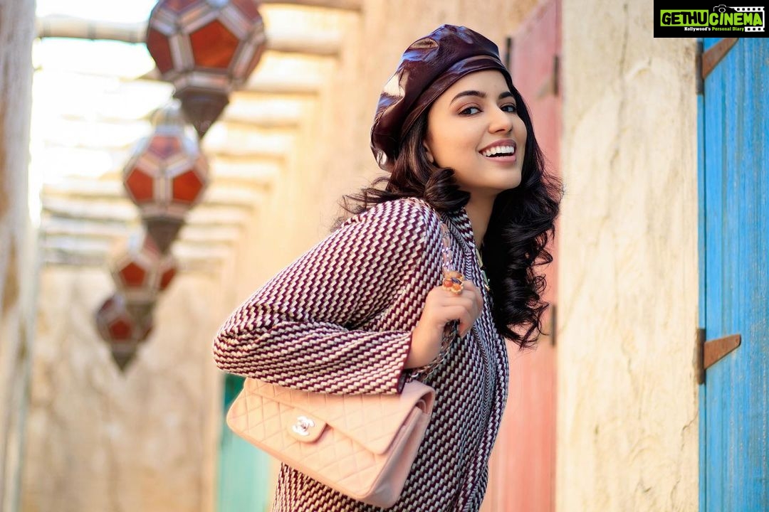Anju Kurian Instagram - Itβs a good week to have a good week π€. Stay focused #instafamily π€ πΈ- @chambre__noire_fotos ππ»ββοΈ- @ellacavad #happymonday #mondaymood #focusonyourgoals #staymotivated #instafashion #traveldiaries #instatravel #stylemyday #outfitoftheday #fashion #stayhappy #xoxo