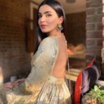 Ankitta Sharma Instagram - और आहिस्ता कीजिये बातें.. 🥀