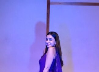 Ankitta Sharma Instagram - I just had to! 🌙💜 Choreography: @niraj_patel_06 Wearing: @needleandbeyondofficial #chandbaliyan #ankitasharma #reelitfeelit #saadireelsaadifeel