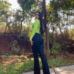 Ankitta Sharma Instagram - 𝙞𝙩 𝙬𝙖𝙨 𝙖𝙡𝙡 𝙖 𝙣𝙚𝙤𝙣 𝙙𝙧𝙚𝙖𝙢.. 💚