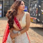 Antara Biswas Instagram - Today on the sets of Good night India! Had a great laugh, what an energy! Fantastically produced by King of comedy shows @optimystixmedia @nikuld @vipuldshahofficial Watch out for me this Holi, doing a very small comedy stint. I hope you like it! :)…. Mua: @sachinmakeupartist1 Hairstyling: @shab_qureshi786 📸: @deepakpathak663