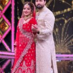 Antara Biswas Instagram - Reliving our shaadi moments yet again on a reality show! #MonVik #monalisa #vikrant #smartjodi #starplus #happy #couple #bonding #love #husbandandwife #bridal #look #lovestory Styled By: @harshalds Mua : @sachinmakeupartist1 Hairstyling: @shab_qureshi786 📸: @deepakpathak663