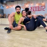 Antara Biswas Instagram - Aa Gaye Hain Hum lootne 😇😂…, Sabka dil ♥️….Need Your Love And Support Always And Forever 🎀…. #smartjodi at @starplus #rehearsals #trending #song #bts #dancepractice Thank you @bertwindsouza for making us do faadu dance 😇