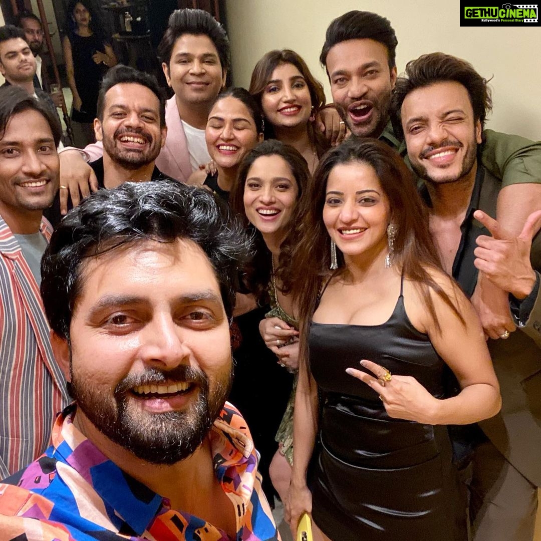 Antara Biswas Instagram - About last night 🌙 Bhai @ankittiwari Birthday 🎂 party 🎊 with #smartjodi @bhagyashree.online @himallay27 @lokhandeankita @jainvick @kshitijbaldota @taneja.gaurav @aslimonalisa @starplus @riturathee @pallavitiwari268 Four Seasons Hotel Mumbai